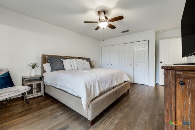 Welcome to the Oaks! This charming home offers an opportunity to on Highland Lakes Golf Course in Texas - for sale on GolfHomes.com, golf home, golf lot