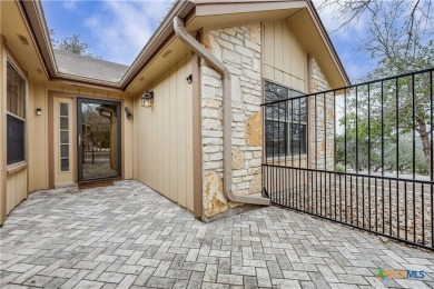 Welcome to the Oaks! This charming home offers an opportunity to on Highland Lakes Golf Course in Texas - for sale on GolfHomes.com, golf home, golf lot