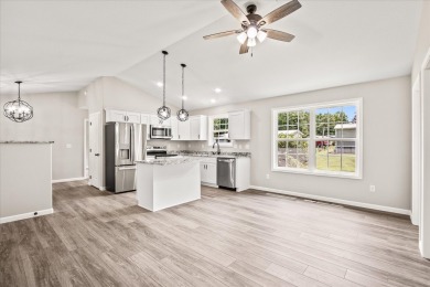 Beautiful New Construction in Lake Tansi! This 2 bed / 2 bath on Lake Tansi Village Country Club in Tennessee - for sale on GolfHomes.com, golf home, golf lot