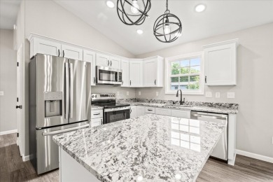 Beautiful New Construction in Lake Tansi! This 2 bed / 2 bath on Lake Tansi Village Country Club in Tennessee - for sale on GolfHomes.com, golf home, golf lot