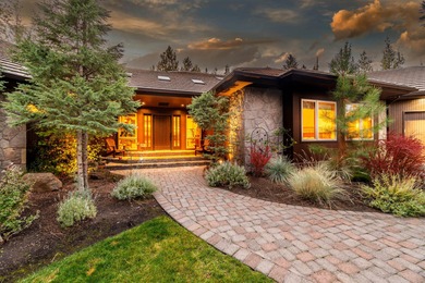 Nestled on a quiet cul-de-sac along the 18th fairway, this on Awbrey Glen Golf Club in Oregon - for sale on GolfHomes.com, golf home, golf lot