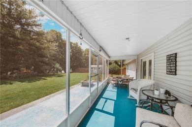 This 3 bedroom house has been fully repainted and new flooring on Bella Vista - Metfield Golf Complex and Country Club in Arkansas - for sale on GolfHomes.com, golf home, golf lot