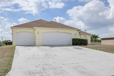 Well-maintained 3BR/2BA home offering 1,581 sq ft in desirable on Palmetto-Pine Country Club in Florida - for sale on GolfHomes.com, golf home, golf lot