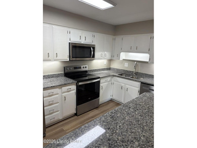 Cozy first floor condo in Hunting Creek near the golf course and on Hunting Creek Country Club in Kentucky - for sale on GolfHomes.com, golf home, golf lot