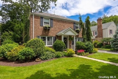 Don't miss the amazing opportunity to live in a beautifully on Rockville Links Club in New York - for sale on GolfHomes.com, golf home, golf lot