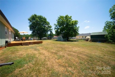 This charming, move-in ready home boasts a recently remodeled on Lakewood Golf Club in North Carolina - for sale on GolfHomes.com, golf home, golf lot