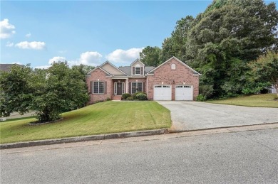 Charming 3 bedroom, 2.5 bath ranch on full unfinished basement on Mirror Lake Golf Club in Georgia - for sale on GolfHomes.com, golf home, golf lot