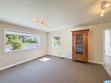 871 Medsker on SunLand Golf and Country Club in Washington - for sale on GolfHomes.com, golf home, golf lot