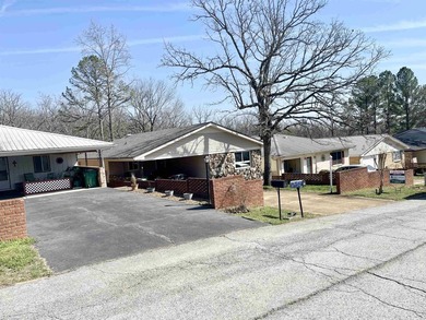 Come live in Horseshoe Bend Arkansas! 2 bed 2 bath home, walk in on Cedar Glade Golf Course in Arkansas - for sale on GolfHomes.com, golf home, golf lot