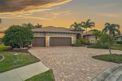 NEW AND IMPROVED PRICE & BACK ON MARKET! Discover refined on Plantation Golf and Country Club in Florida - for sale on GolfHomes.com, golf home, golf lot