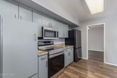 Check out this charming 2-bedroom Gemini home in the active on Sun City Country Club in Arizona - for sale on GolfHomes.com, golf home, golf lot