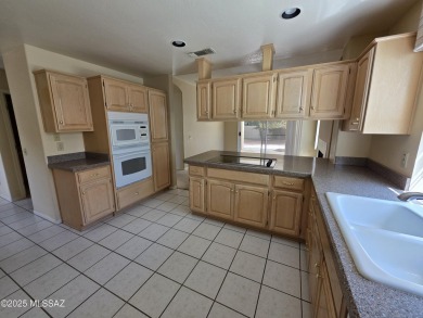 Great opportunity to own a HUD Home, save thousands! on Saddlebrooke Golf Course in Arizona - for sale on GolfHomes.com, golf home, golf lot