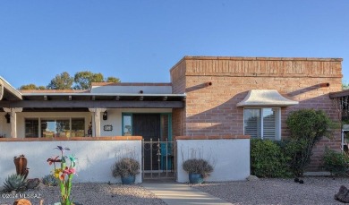 2 bedroom/2 bath tastefully updated town home located in the on Country Club of Green Valley in Arizona - for sale on GolfHomes.com, golf home, golf lot