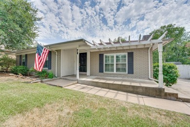 MOTIVATED SELLER!!! 3 BEDROOM, 2 BATH WITH A BEAUTIFUL POOL - on Hillsboro Country Club in Texas - for sale on GolfHomes.com, golf home, golf lot