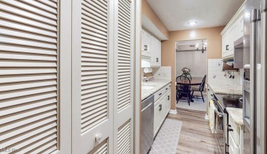 This 1,366 sqft, 3-bedroom, 2-full bath condo offers the perfect on Fox Den Golf Course in Ohio - for sale on GolfHomes.com, golf home, golf lot