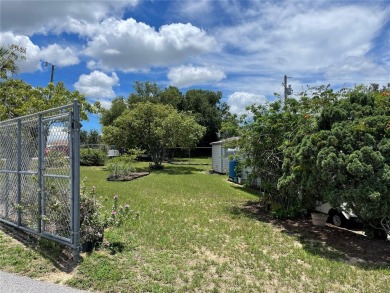 SELLER MOTIVATED: PRICE REDUCED: WEST VIEW RIDGE 55+ COMMUNITY on Southern Dunes Golf and Country Club in Florida - for sale on GolfHomes.com, golf home, golf lot