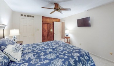 This 1,366 sqft, 3-bedroom, 2-full bath condo offers the perfect on Fox Den Golf Course in Ohio - for sale on GolfHomes.com, golf home, golf lot