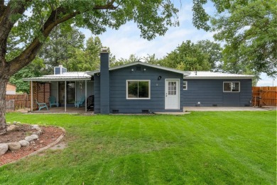 Enjoy peaceful living directly across from Esmeralda Golf Course on Esmeralda Golf Course in Washington - for sale on GolfHomes.com, golf home, golf lot