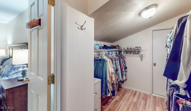 This 1,366 sqft, 3-bedroom, 2-full bath condo offers the perfect on Fox Den Golf Course in Ohio - for sale on GolfHomes.com, golf home, golf lot