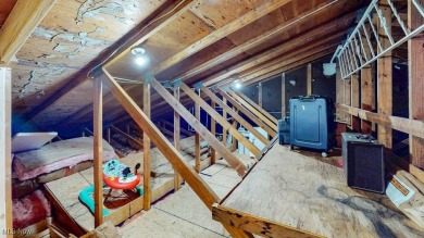 This 1,366 sqft, 3-bedroom, 2-full bath condo offers the perfect on Fox Den Golf Course in Ohio - for sale on GolfHomes.com, golf home, golf lot