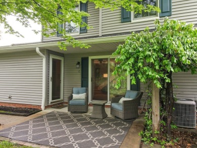 This 1,366 sqft, 3-bedroom, 2-full bath condo offers the perfect on Fox Den Golf Course in Ohio - for sale on GolfHomes.com, golf home, golf lot