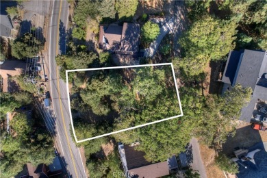 Moderately - gently sloped vacant land in Lake Arrowhead Woods on Lake Arrowhead Country Club in California - for sale on GolfHomes.com, golf home, golf lot