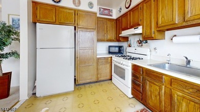 Welcome to a 2-bedroom, 2-bath condo in The Pointe, Union, NJ on Galloping Hill Golf Course in New Jersey - for sale on GolfHomes.com, golf home, golf lot