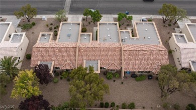 Welcome home to this beautiful 2 bedroom, 2 bath townhome in Sun on Eagle Crest Golf Club in Nevada - for sale on GolfHomes.com, golf home, golf lot