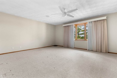 Beautiful partially exposed ranch condo overlooking the Red Barn on Red Barn Golf Course in Illinois - for sale on GolfHomes.com, golf home, golf lot