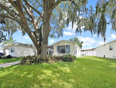 Adorable one bedroom, open kitchen to living Room, Manufactured on Pennbrooke Fairways in Florida - for sale on GolfHomes.com, golf home, golf lot
