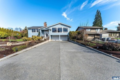 280 Meadow Lark Lane on The Cedars At Dungeness in Washington - for sale on GolfHomes.com, golf home, golf lot