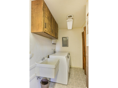 Welcome to this warm and inviting 3-bedroom, 2-bathroom home on Lake Shastina Golf Course in California - for sale on GolfHomes.com, golf home, golf lot