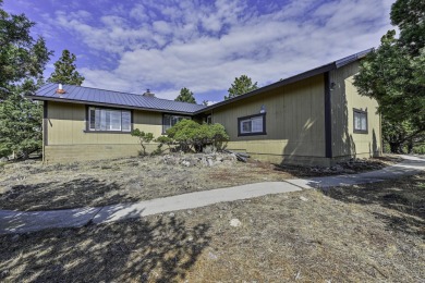 Welcome to this warm and inviting 3-bedroom, 2-bathroom home on Lake Shastina Golf Course in California - for sale on GolfHomes.com, golf home, golf lot