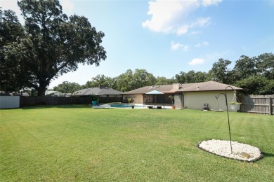Under contract-accepting backup offers. Charming Traditional on Rio Pinar Golf and Country Club in Florida - for sale on GolfHomes.com, golf home, golf lot