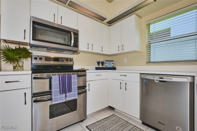 Welcome to Cross Creek Estates!! Lovely move-in ready 2BR + Den on Cross Creek Country Club in Florida - for sale on GolfHomes.com, golf home, golf lot