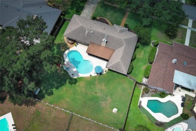 Under contract-accepting backup offers. Charming Traditional on Rio Pinar Golf and Country Club in Florida - for sale on GolfHomes.com, golf home, golf lot