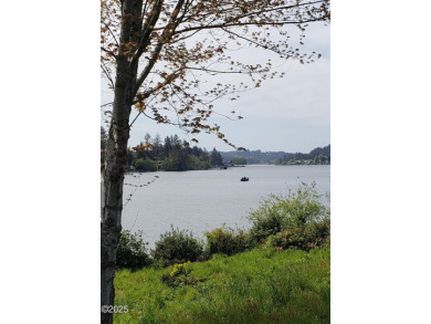 ''Lakeview Cottage!''  After a day of fishing enjoy relaxing on on Chinook Winds Golf Resort in Oregon - for sale on GolfHomes.com, golf home, golf lot