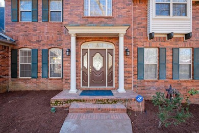 Maumelle Beauty all brick home on a level corner lot.  Grand on Maumelle Golf and Country Club in Arkansas - for sale on GolfHomes.com, golf home, golf lot