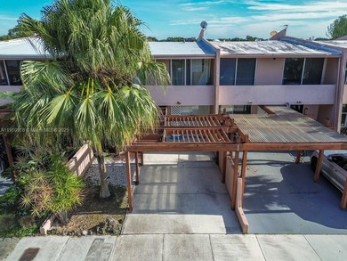 Tree lane Townhome has just become available. This 3 bed 2.5 on Miccosukee Golf and Country Club in Florida - for sale on GolfHomes.com, golf home, golf lot