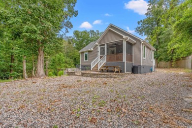 Location & Lifestyle. Convenience & Connection. This beautiful on Glen Dornoch Waterway Golf Links in South Carolina - for sale on GolfHomes.com, golf home, golf lot