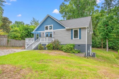 Location & Lifestyle. Convenience & Connection. This beautiful on Glen Dornoch Waterway Golf Links in South Carolina - for sale on GolfHomes.com, golf home, golf lot