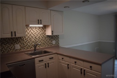 Welcome to 10 Southcreek Ct unit B in the highly sought after on Glen Oak Golf Course in New York - for sale on GolfHomes.com, golf home, golf lot