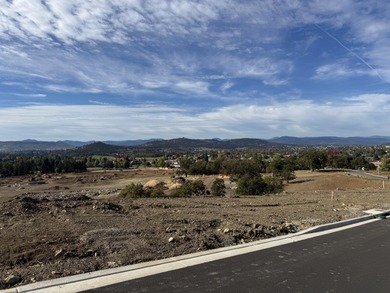 Introducing Quail Run Estates, Eagle Point's premier new on Eagle Point Golf Course in Oregon - for sale on GolfHomes.com, golf home, golf lot