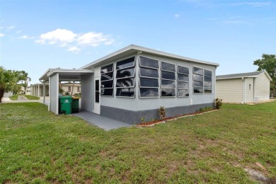 Not too big, not too small, this one is just right for you. This on Maple Leaf Golf and Country Club in Florida - for sale on GolfHomes.com, golf home, golf lot