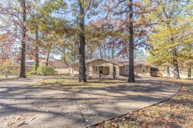 This stunning 4-bedroom, 2-bathroom home is perfectly situated on Ozark Ridge Golf Course in Missouri - for sale on GolfHomes.com, golf home, golf lot