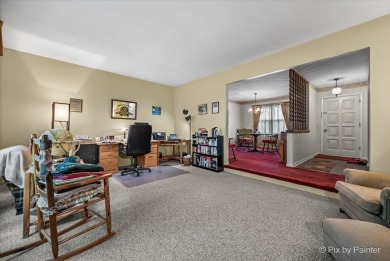 Welcome to this charming and well-maintained 3-bedroom ranch on Countryside Golf Club in Illinois - for sale on GolfHomes.com, golf home, golf lot
