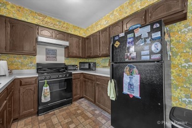 Welcome to this charming and well-maintained 3-bedroom ranch on Countryside Golf Club in Illinois - for sale on GolfHomes.com, golf home, golf lot