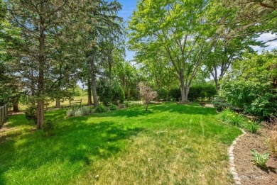 Welcome to this charming and well-maintained 3-bedroom ranch on Countryside Golf Club in Illinois - for sale on GolfHomes.com, golf home, golf lot