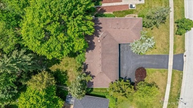 Welcome to this charming and well-maintained 3-bedroom ranch on Countryside Golf Club in Illinois - for sale on GolfHomes.com, golf home, golf lot