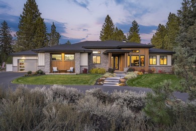 Built in 2022 and perfectly positioned on the 9th hole of the on Aspen Lakes Golf Course in Oregon - for sale on GolfHomes.com, golf home, golf lot